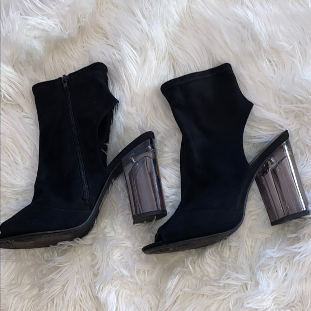 Black heel with clear heel